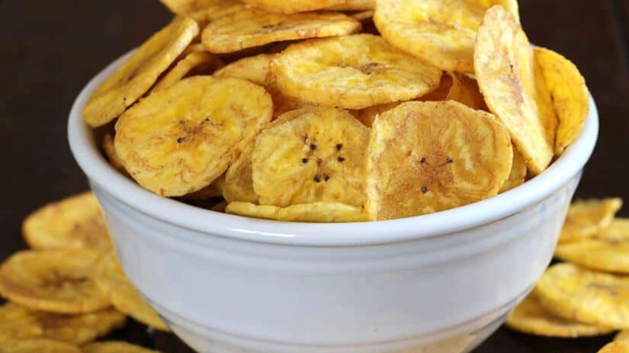 Banana chips are rich in potassium and fibre and is good for digestive system and prevents constipation.It is a crispy healthy snack and are loaded with vitamins & minerals .Pic credit-Google.