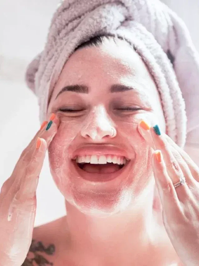 6 Tips To Get Rid of Sticky Skin In Monsoon Skin Care Routine