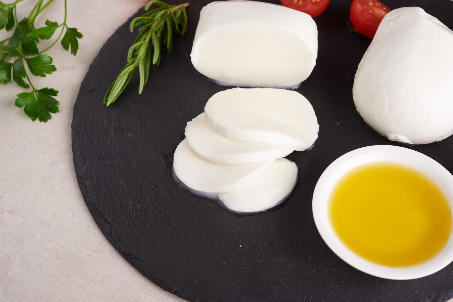 Paneer Or Mozzarella Cheese? Know Which Is Better And Why! Trends9