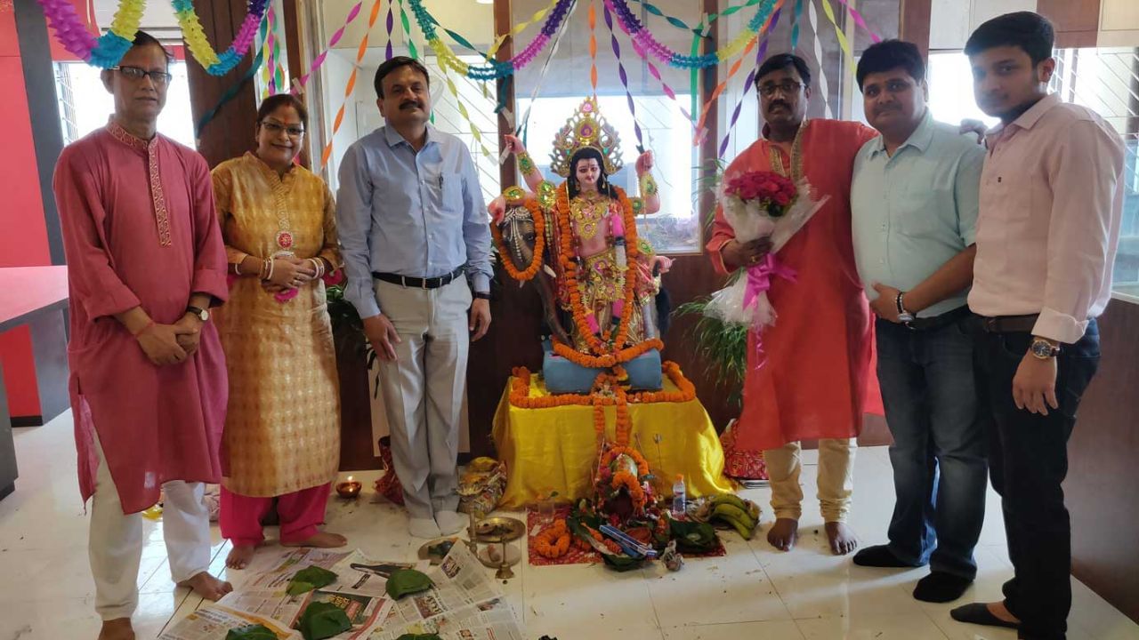 1. Decorating Workspaces: People decorate their work spaces like factories, tools, or anything else they have. While they work on Vishwakarma Puja, they also clean their workspaces on that day.