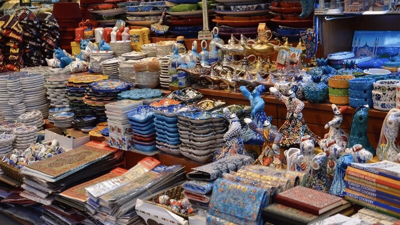 Taj Ganj Market:
This market is located near the Taj Mahal and is a popular destination for tourists. You can find a variety of souvenirs, including miniature replicas of the Taj Mahal, marble handicrafts, jewellery, and textiles. Bargaining is common here, so don't hesitate to negotiate for a good deal. (Picture credit: X)