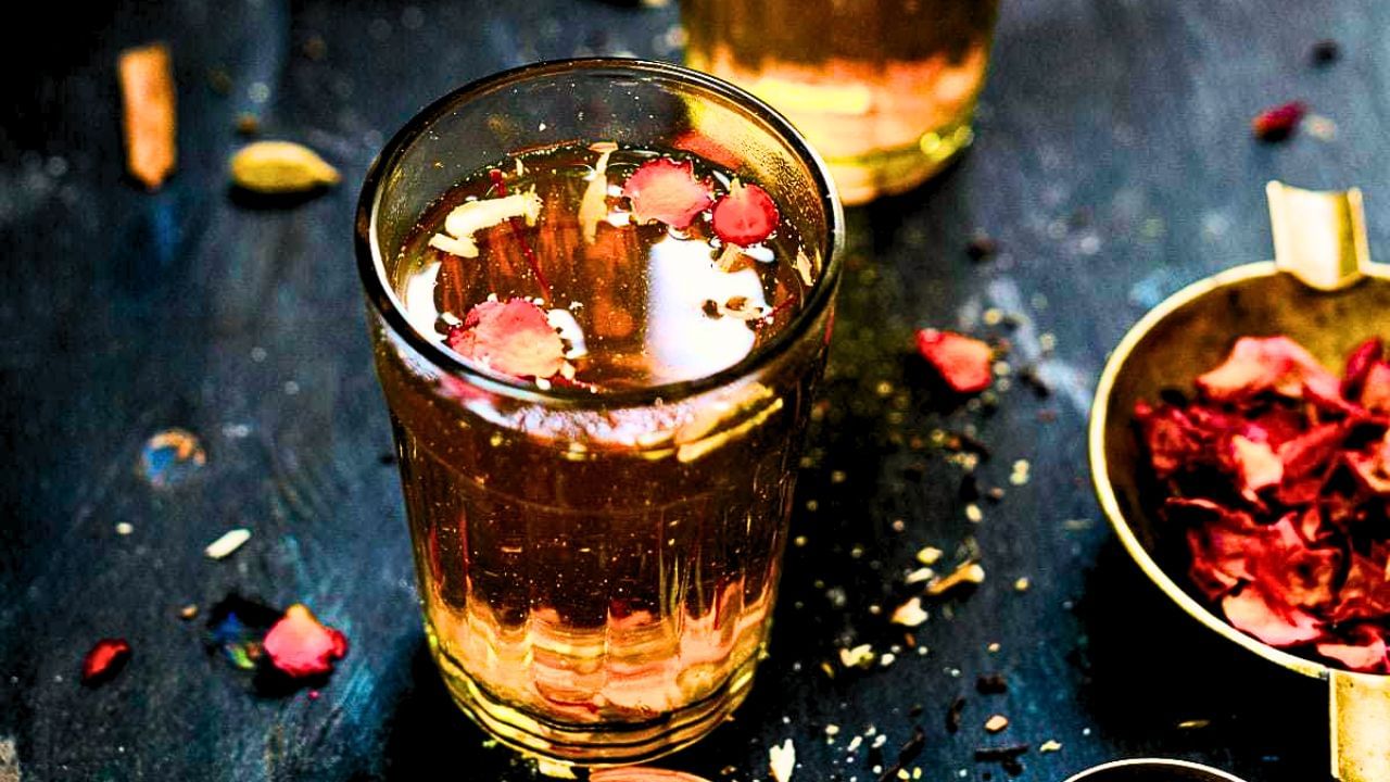Kashmiri Kahwa Tea: Its Origin And Health Benefits That You Should Know About