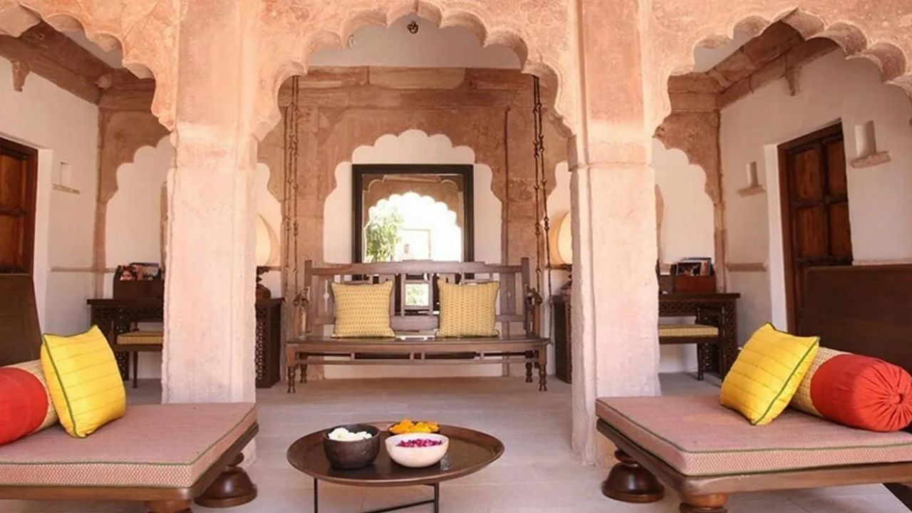 Ranvas Nagaur Fort: Ranvas Nagaur Fort is located in Nagaur. This 18th-century fort and a heritage hotel, is a hidden gem in Rajasthan. It has beautiful courtyards and well-preserved historical elements, providing a romantic setting for intimate weddings. (Pic Credit: Google)