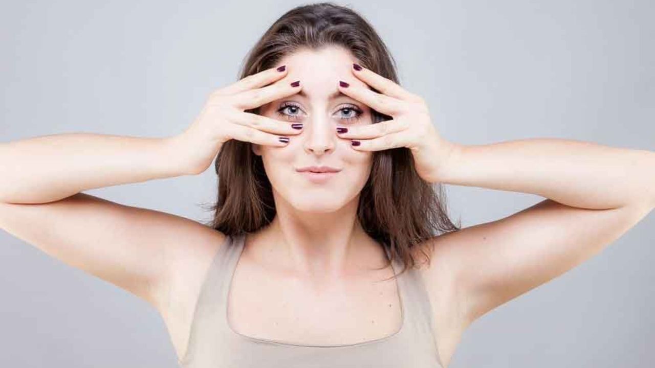 The Brow Smoother facial yoga