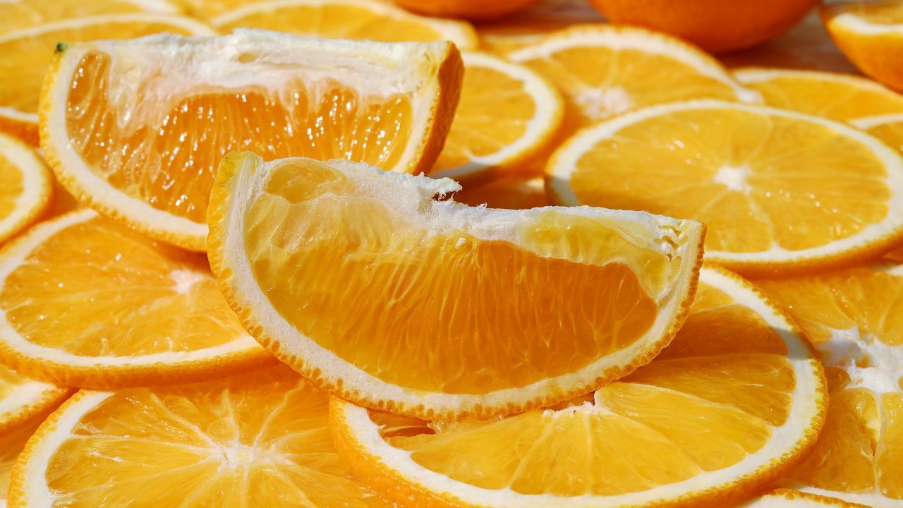 Citrus fruits like oranges, grapefruits, and lemons are low in calories and have a low glycemic index, making them suitable for diabetics. They are rich in vitamin C and fiber, which can aid in blood sugar control and overall health.