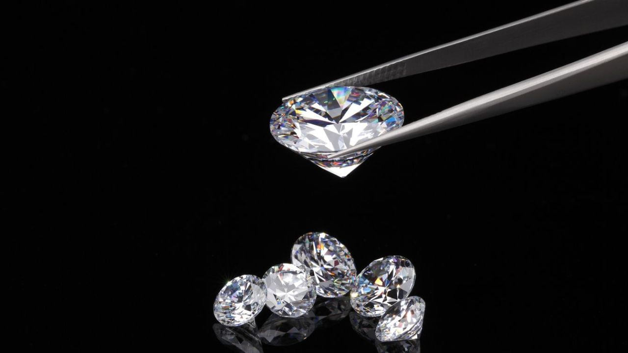 Wearing Ethics: The Social Responsibility of Choosing Lab-Grown Diamond Jewellery