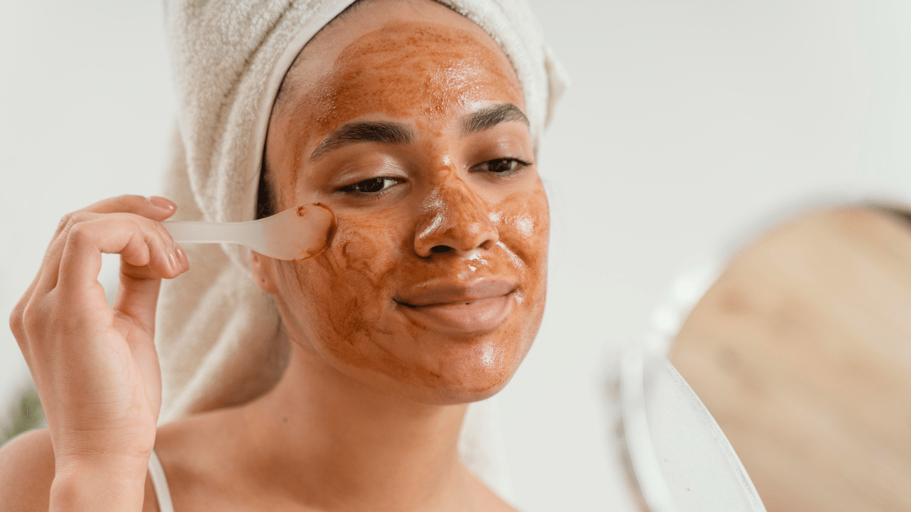 How Multani Mitti Aids in Radiant Skin?  Unearthing the Wonders of Natural Marvel for Radiant Skin