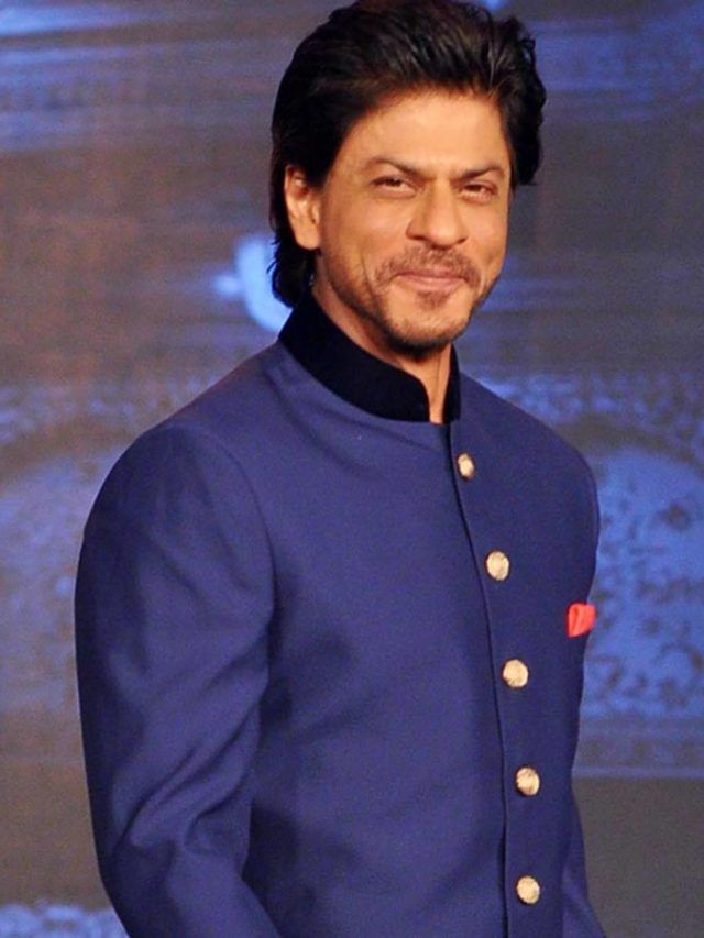 9-best-formal-outfits-worn-by-shahrukh-khan-trends9