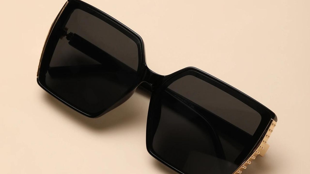 Oversized Sunglasses: Suhana has been seen wearing oversized sunglasses exuding a sense of style and beauty.  (Pic Credit: Google)