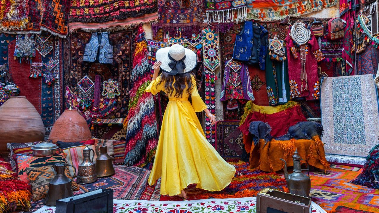 Rajasthan offer a treasure trove of handicrafts, textiles, and jewellery